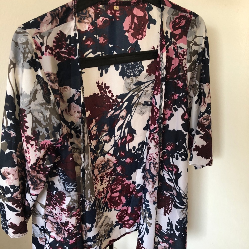 Floral kimono blouse